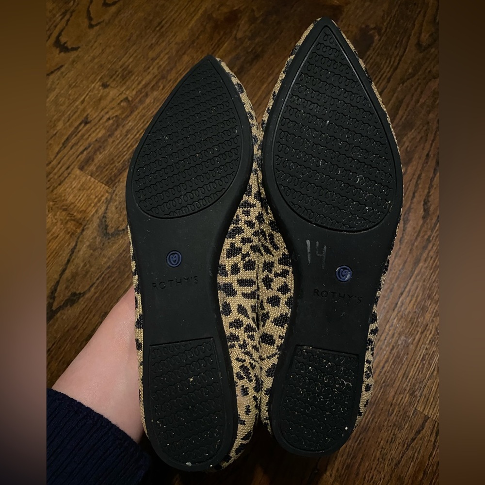 Rothy's- The Point- Leopard Cat Print Pointed Toe Flats in Tan and Black women 9 - Picture 3 of 16